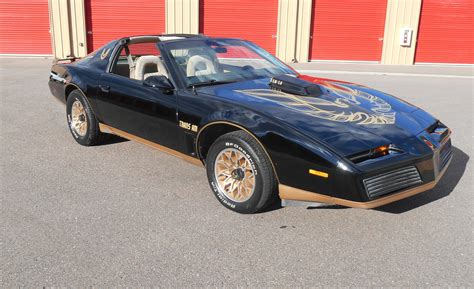 pontiac firebird 1982